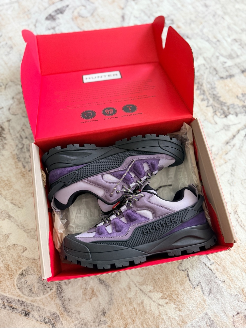 Hunter Women's Lavender and Purple Low-Top Hiking Sneakers size 7